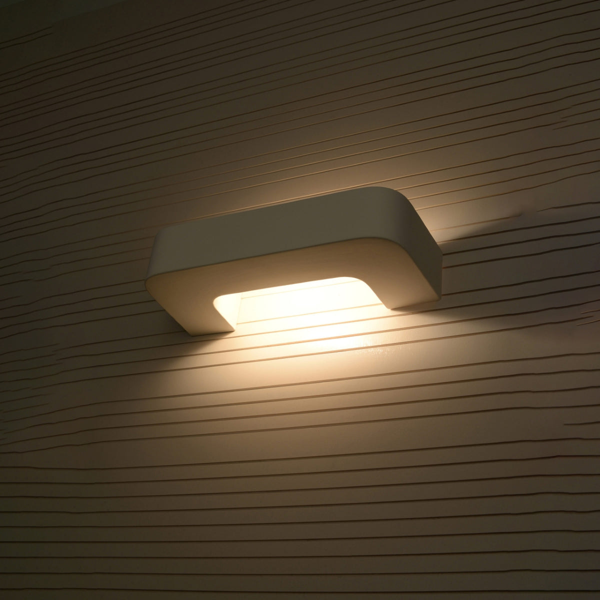 MAGNET Keramik Wandleuchte – Weiß