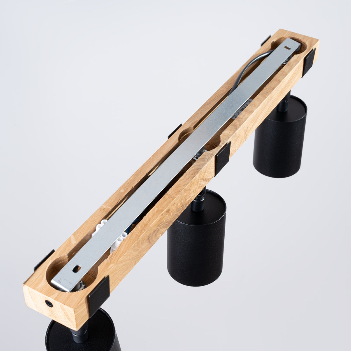 FAGER 3 Deckenleuchte – Schwarz / Naturholz