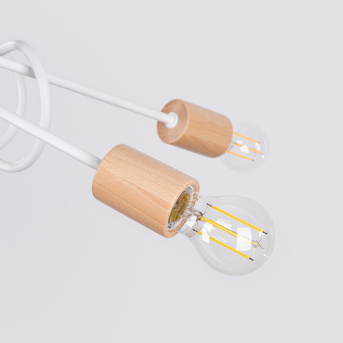 EMBER 5 Kronleuchter – Weiß / Naturholz